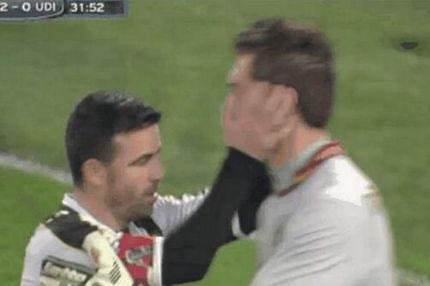 Ο Ντι Νατάλε συνεχάρη τον Ντε Σάνκτις για την απόκρουση