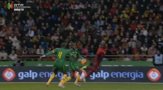 Ενέργεια ζογκλέρ από τον Εντίνιο