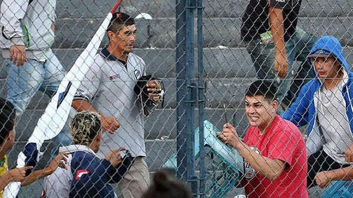 Άγριο ξύλο οπαδών στην Αργεντινή (video)