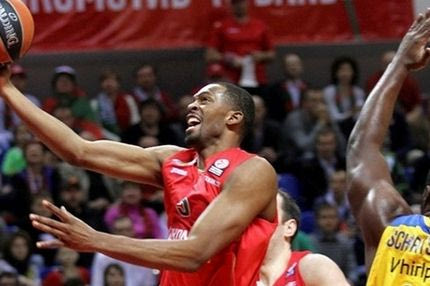 Λοκομοτίβ Κούμπαν – Μακάμπι 78-76