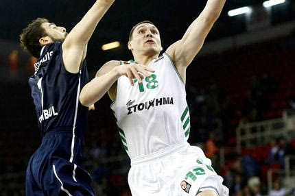 Μασιούλις: “Εμείς παίζουμε, αυτοί κατηγορούν..”