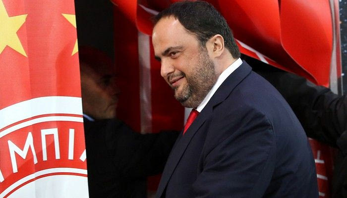 Στα αποδυτήρια ο Μαρινάκης: “Συνεχίζουμε…”