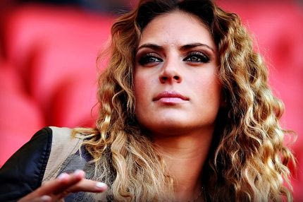 “Έπεσε” το ίντερνετ από την ημίγυμνη selfie της Μάρτα (PHOTO)