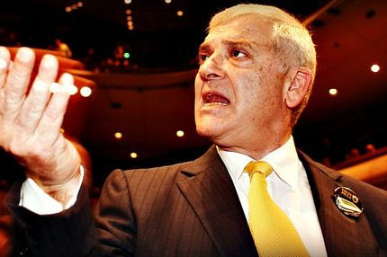 Τη Δευτέρα στη Βουλή και… φουλ για το γήπεδο