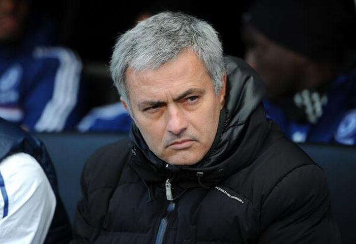 “Χολή” για τη διαιτησία από τον Μουρίνιο