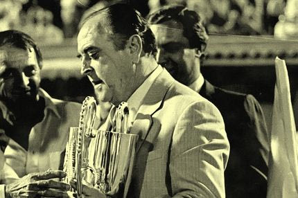 Σταύρος Νταϊφάς: Από μία παρτίδα τάβλι στην “ερυθρόλευκη” δυναστεία