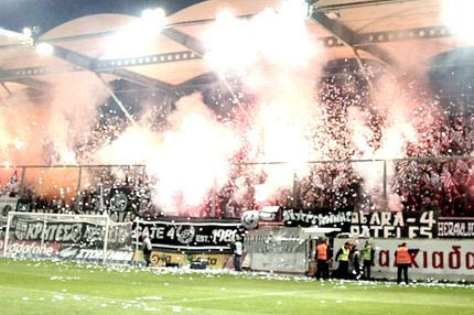 Ο κόσμος ανεβάζει τον ΟΦΗ