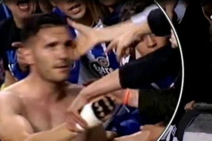 Το VIDEO με το χαστούκι του οπαδού στο Λούκας