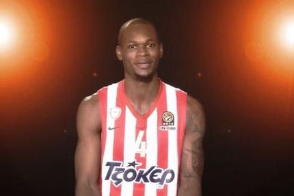 Έπιασε ξανά μικρόφωνο ο Πέτγουεϊ (video)