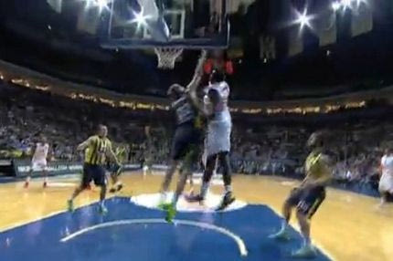 Το… μονοπώλιο των καρφωμάτων