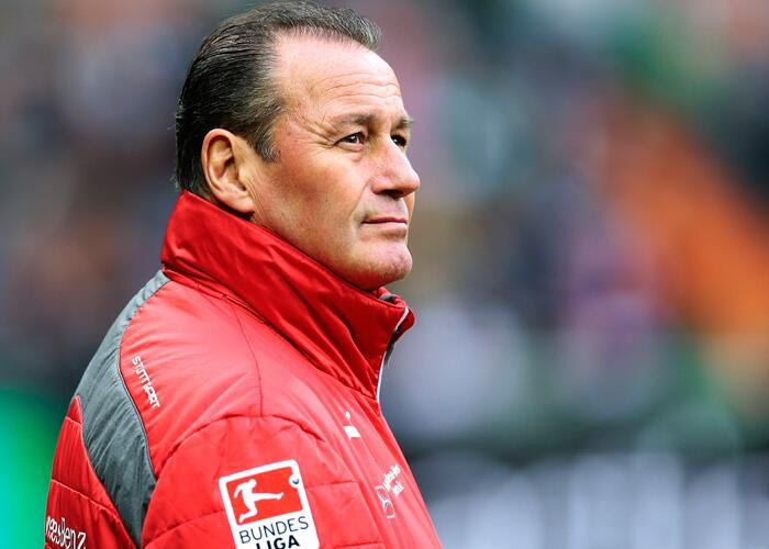 Τέλος ο Στέφενς