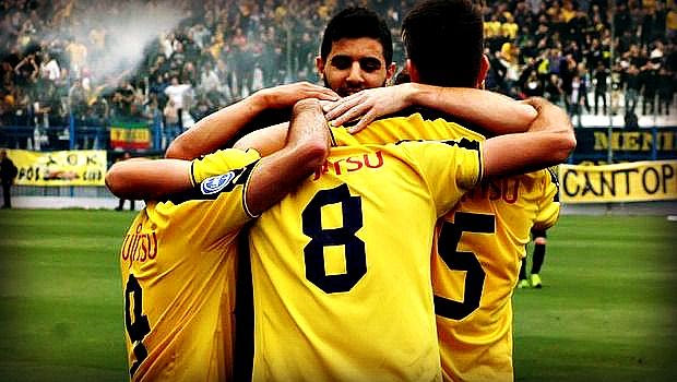 O κόσμος σχεδιάζει το λογότυπο