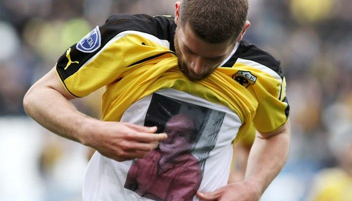 Mε το βλέμμα στον ουρανό…