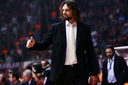 Ο άνθρωπός τους!