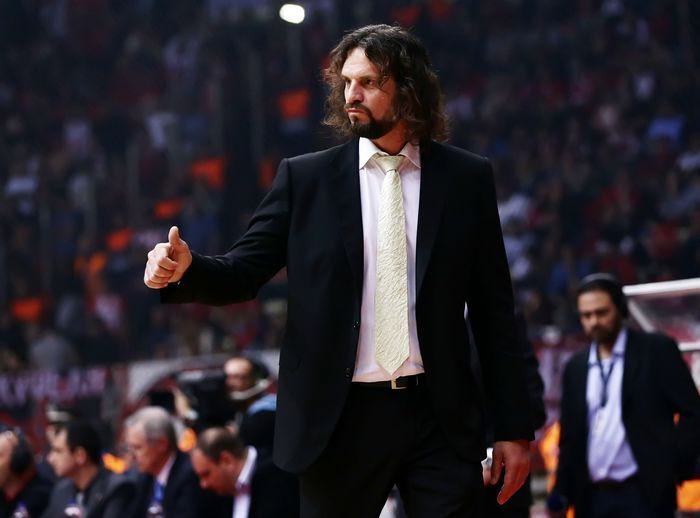 Ο άνθρωπός τους!