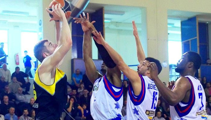 Ίκαρος-Αρης 77-88