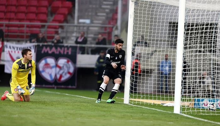 Γιατί έπρεπε (;) να “κιτρινιστεί” ο Κλάους