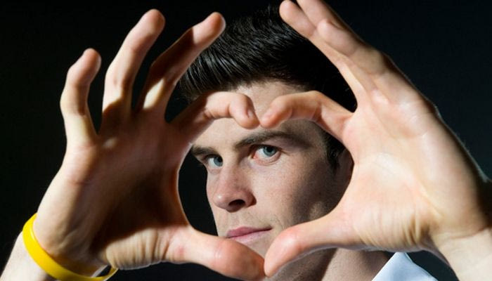 Ο Μπέιλ βγάζει μάτια: πραγματικότητα και όχι μύθος