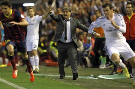 Ο Μπέιλ προσπερνάει από παντού (VIDEOS)