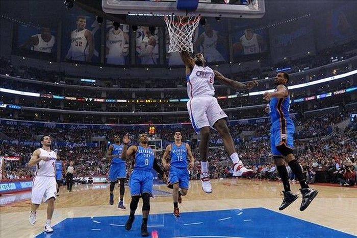 NBA Top 10: Κάρφωσε μπροστά στον Ιμπάκα (VIDEO)