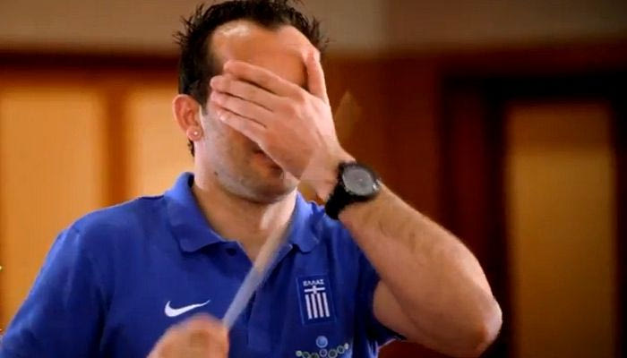 Ορχήστρα με μαέστρο τον… Γκέκα (VIDEO)
