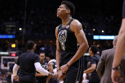 Διπλός “αεροπλανικός” Giannis στο Top 10!