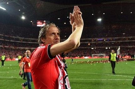 Μπέρδεψε τον Ζεζούς με οπαδό! (VIDEO)