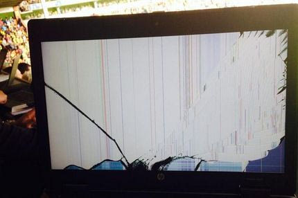 Έσπασε λάπτοπ με σουτ!