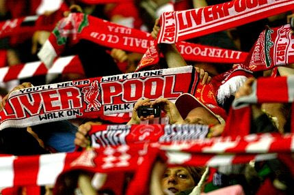 Ανατριχίλα με το “You’ll never walk alone”