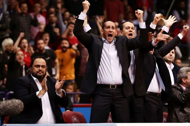 Πίσω από τις λέξεις των Αγγελόπουλων…