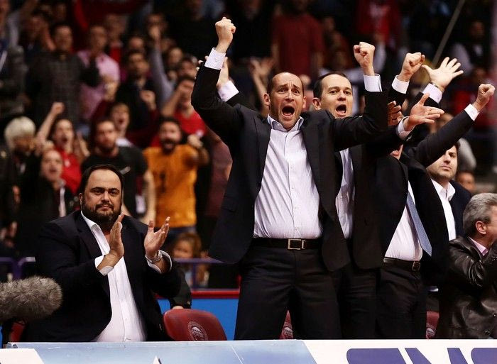 Πίσω από τις λέξεις των Αγγελόπουλων…