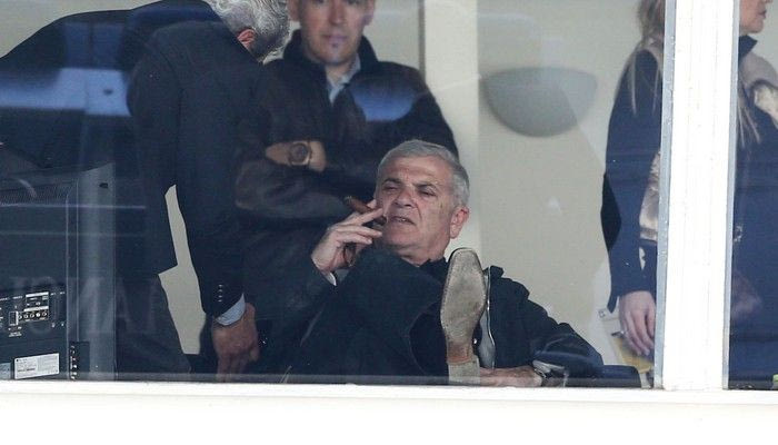 Με αντίπαλο τον χρόνο για το χαρτόσημο