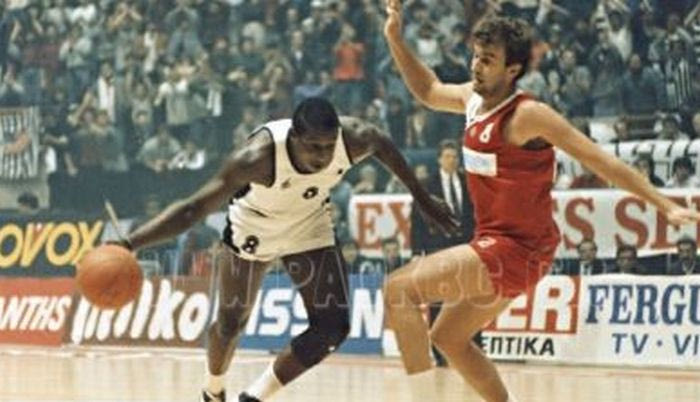 Στο ΠΑΟΚ-Αρης ο Τζόουνς