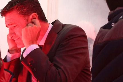 Με φωτιά και με μαχαίρι