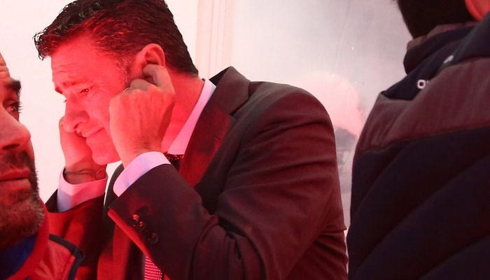 Με φωτιά και με μαχαίρι