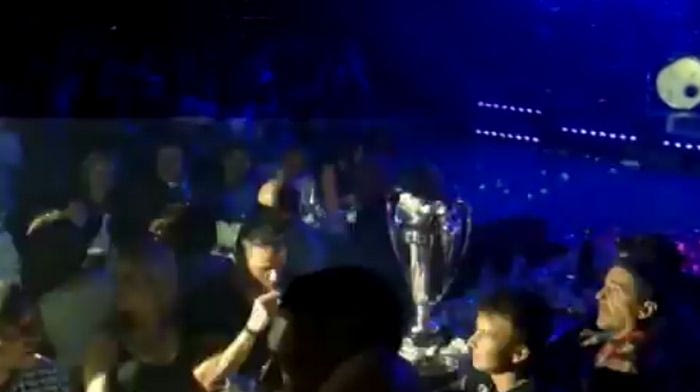 Το πράσινο γλέντι στα μπουζούκια (VIDEO)