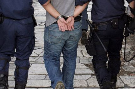 Μαχαίρια, μπαστούνια, μολότοφ και συλλήψεις στον σύνδεσμο του ΠΑΟΚ