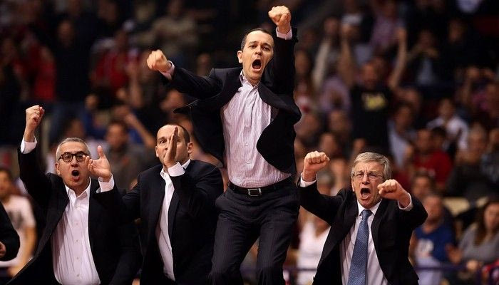 Photostory: Οι εκδηλωτικοί Αγγελόπουλοι και ο εχθρός Μπουρούσης