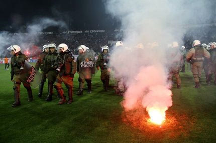 Τα ξένα ΜΜΕ για τα επεισόδια στην Τούμπα