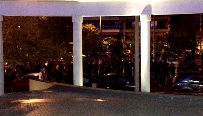 Συνθήματα στο ξενοδοχείο