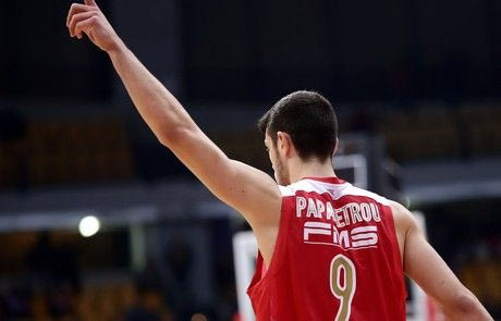 Εντυπωσιακό κάρφωμα του Παπαπέτρου (VIDEO)