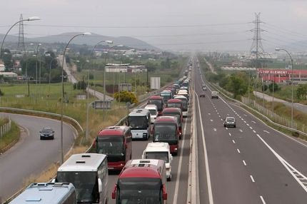 Επίθεση σε πούλμαν του ΠΑΟΚ