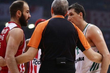 Η Μέρκελ πληρώνει τo κατοχικό δάνειο