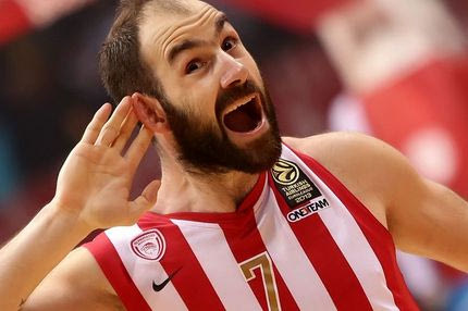 Καρέ-καρέ ο έξαλλος πανηγυρισμός του Σπανούλη: “Δεν ακούω…”