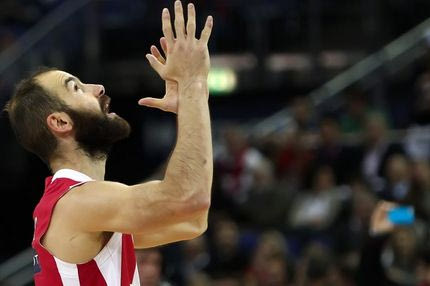 “Γκρεμίστε τον Ολυμπιακό”