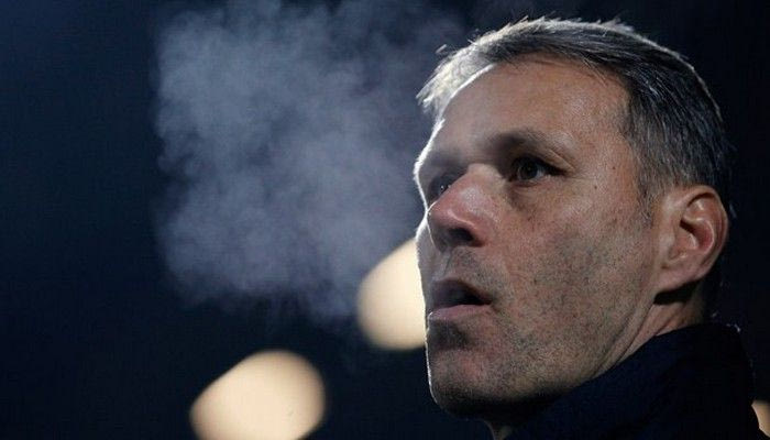 Σοκ με Φαν Μπάστεν, παραιτείται λόγω καρδιακού προβλήματος