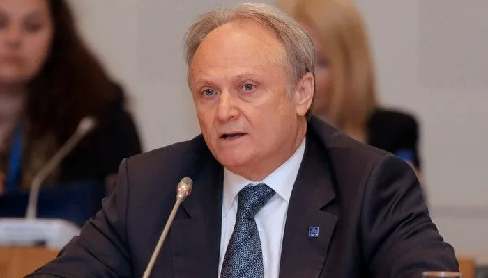 Μεσολάβησε στην κόντρα ΕΟΚ-Ολυμπιακού ο Ανδριανός