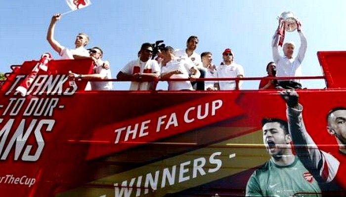 Η Αρσεναλ γιορτάζει (VIDEOS)