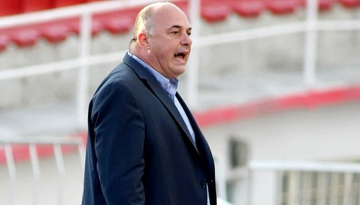 Μπέος: “Η ΑΕΚ με τις νόμιμες διαδικασίες έκανε ένα χρόνο, η ΑΕΛ πώς έκανε μια μέρα;”