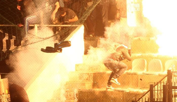 Βόμβα μολότοφ στη Λεωφόρο (VIDEO)